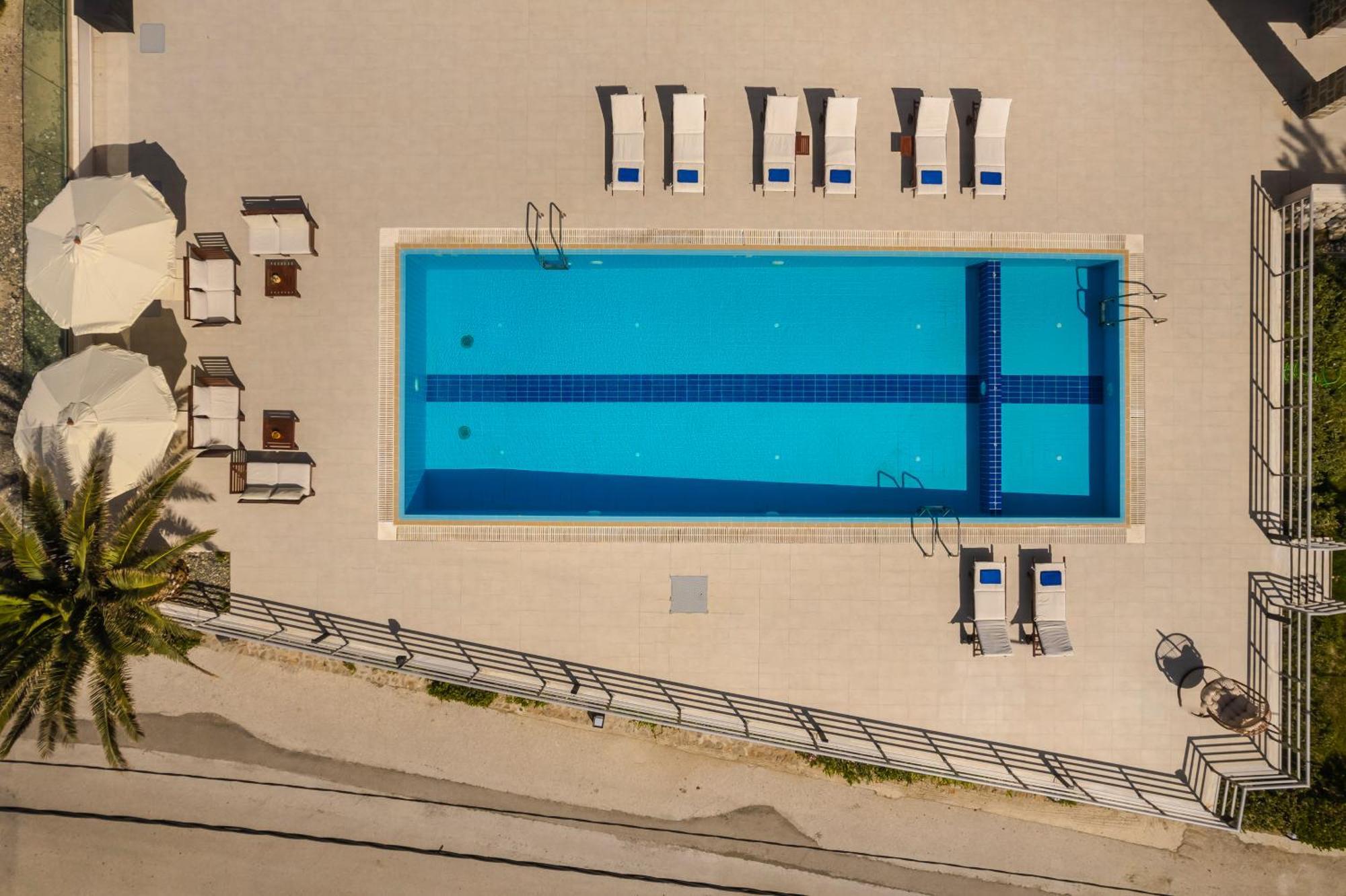Niki Beach Hotel Kamariotissa エクステリア 写真